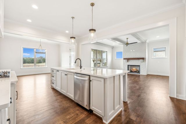 1900 Martha Washington Way, Murfreesboro, TN 37130