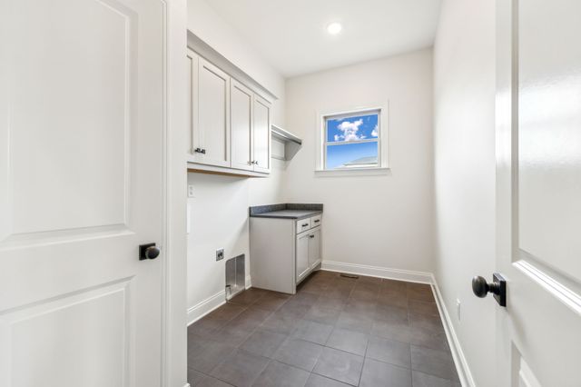 1900 Martha Washington Way, Murfreesboro, TN 37130