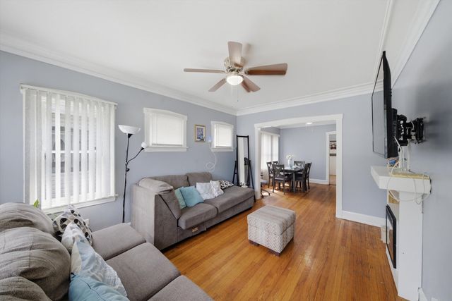 122 S 21st Avenue, Maywood, IL 60153
