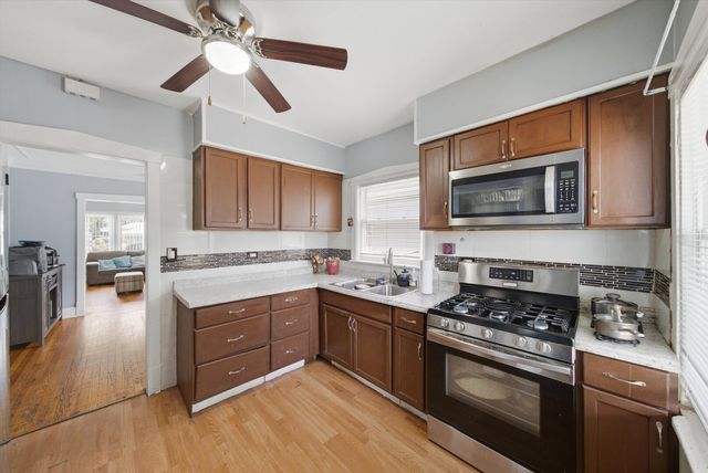 122 S 21st Avenue, Maywood, IL 60153