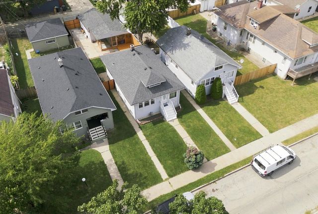 122 S 21st Avenue, Maywood, IL 60153