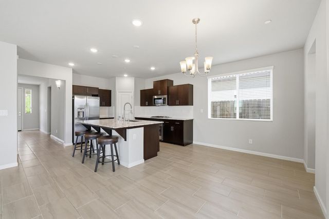 503 Cathedral Court S, Madera, CA 93636