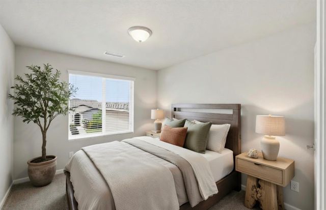 503 Cathedral Court S, Madera, CA 93636