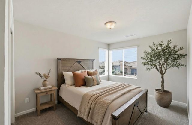 503 Cathedral Court S, Madera, CA 93636