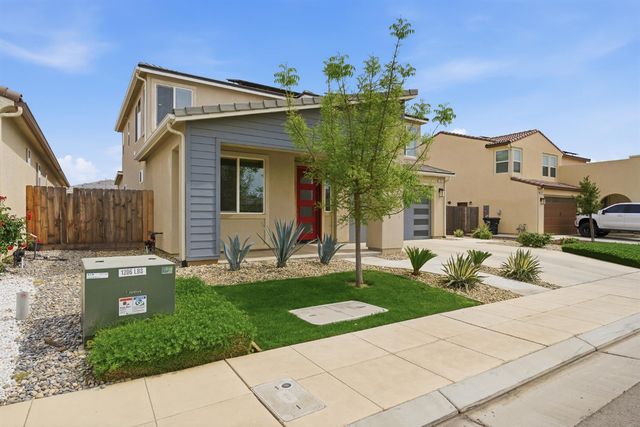 503 Cathedral Court S, Madera, CA 93636