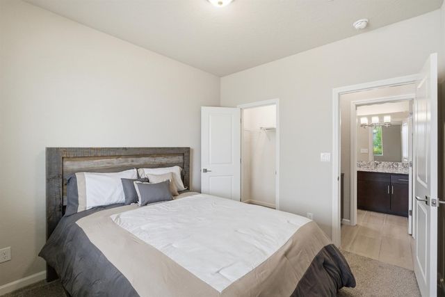 503 Cathedral Court S, Madera, CA 93636