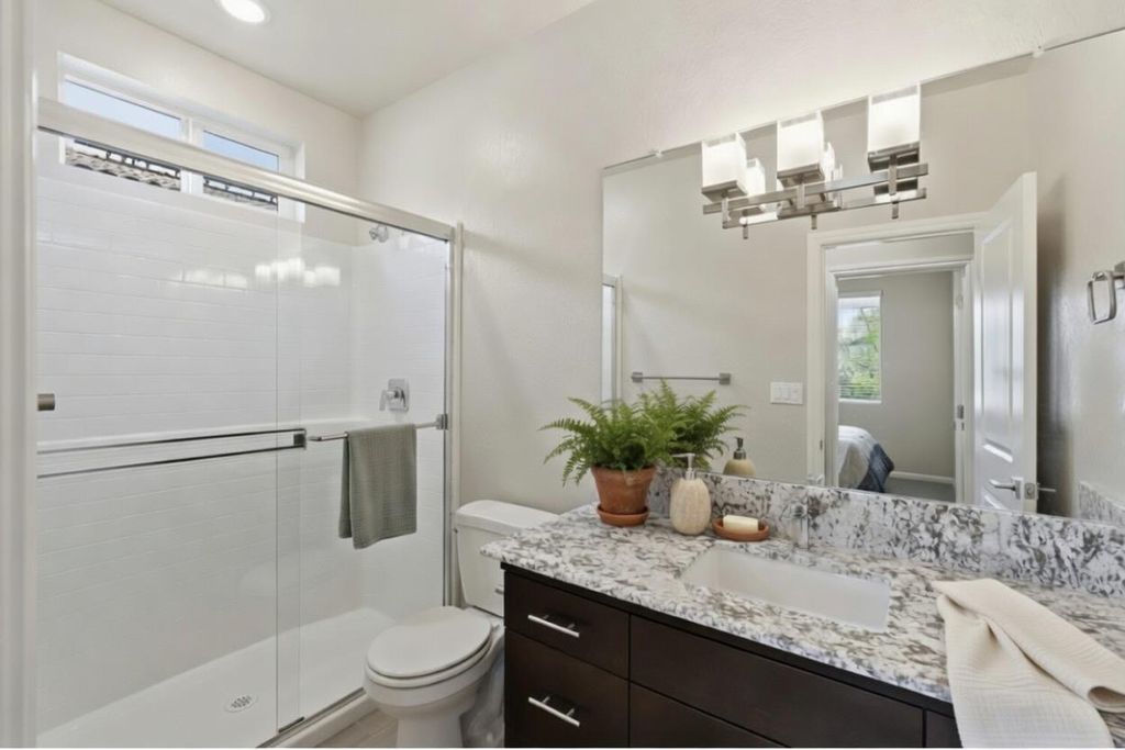 Image 16 of property listing at 503 Cathedral Court S, Madera, CA 93636