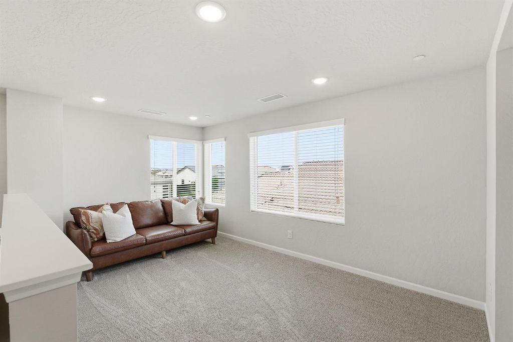 Image 19 of property listing at 503 Cathedral Court S, Madera, CA 93636