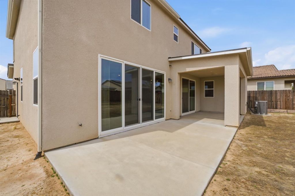 Image 34 of property listing at 503 Cathedral Court S, Madera, CA 93636