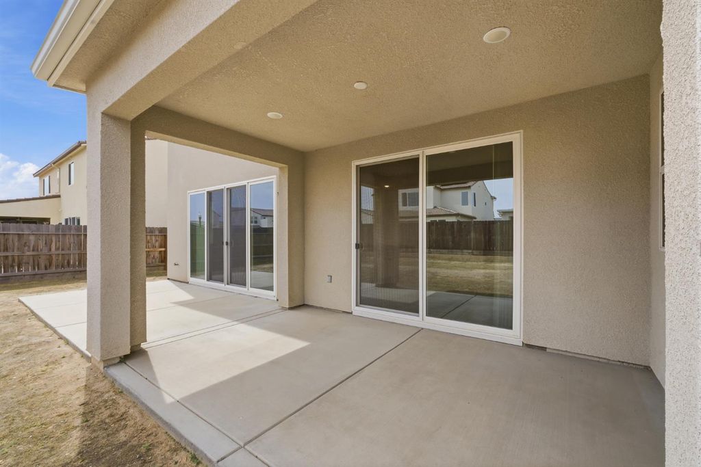 Image 35 of property listing at 503 Cathedral Court S, Madera, CA 93636