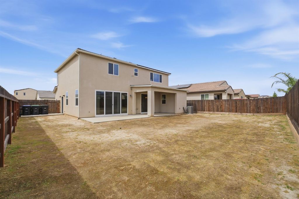 Image 39 of property listing at 503 Cathedral Court S, Madera, CA 93636