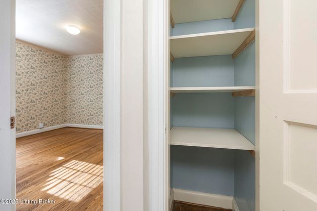 2358 Carlton Terrace, Louisville, KY 40205