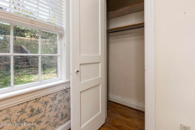 2358 Carlton Terrace, Louisville, KY 40205