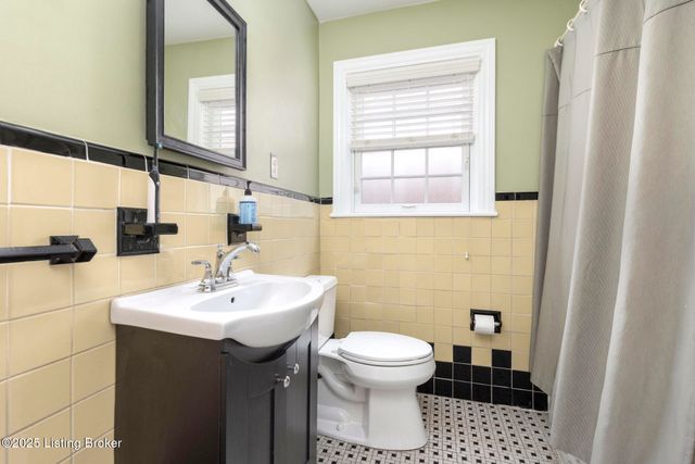 2358 Carlton Terrace, Louisville, KY 40205