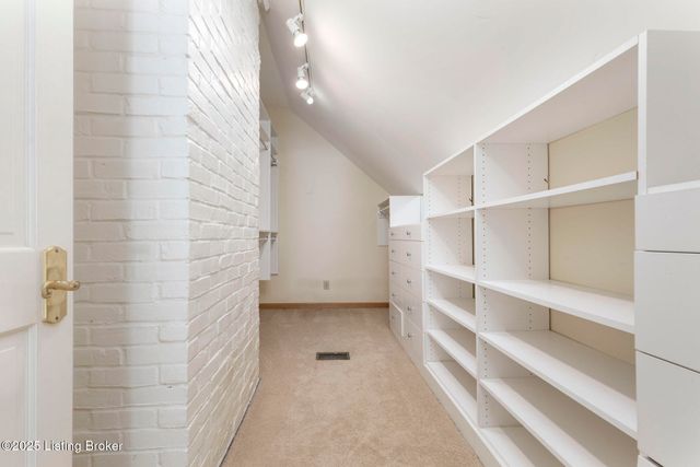 2358 Carlton Terrace, Louisville, KY 40205