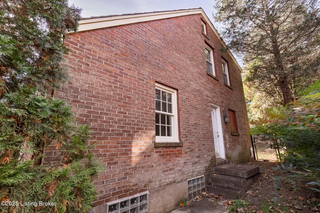 2358 Carlton Terrace, Louisville, KY 40205