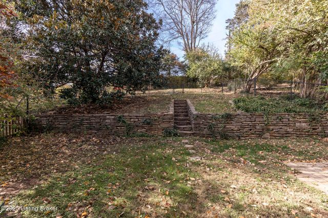 2358 Carlton Terrace, Louisville, KY 40205