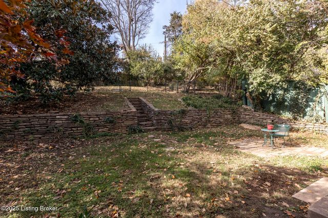 2358 Carlton Terrace, Louisville, KY 40205