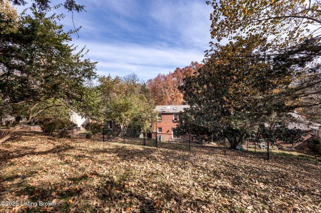 2358 Carlton Terrace, Louisville, KY 40205