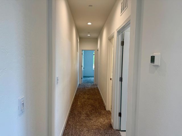 937 Lindsay, Clovis, CA 93619