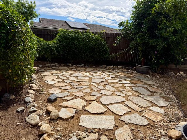 937 Lindsay, Clovis, CA 93619