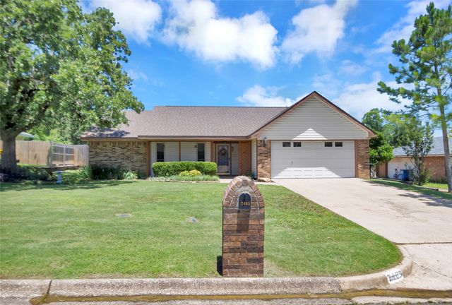 2403 S Forest Hill