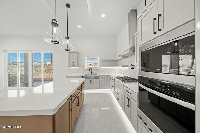 15045 RESOLVE Drive, El Paso, TX 79938