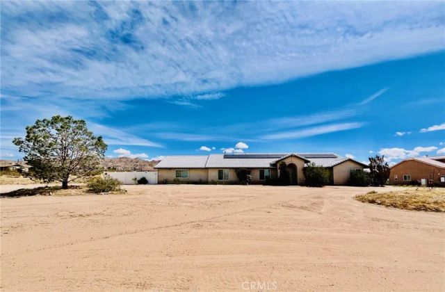 17389 Central Road, Apple Valley, CA 92307