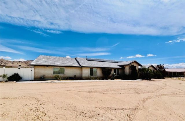 17389 Central Road, Apple Valley, CA 92307