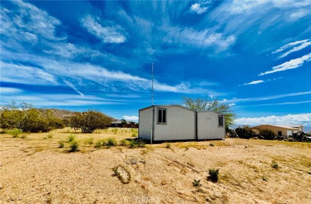 17389 Central Road, Apple Valley, CA 92307