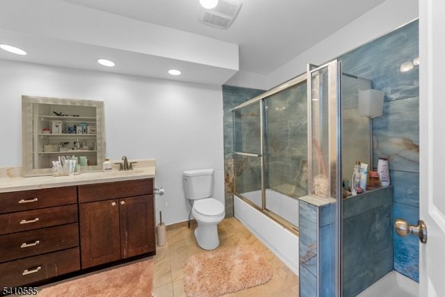 34 Hillsborough Ct, Rockaway Twp., NJ 07866