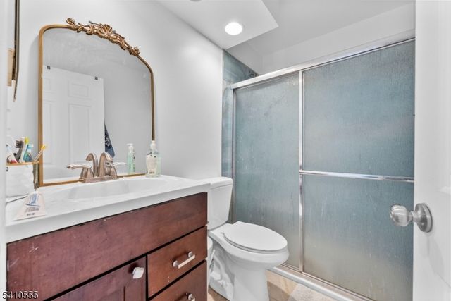 34 Hillsborough Ct, Rockaway Twp., NJ 07866