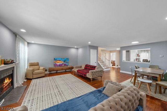 34 Hillsborough Ct, Rockaway Twp., NJ 07866