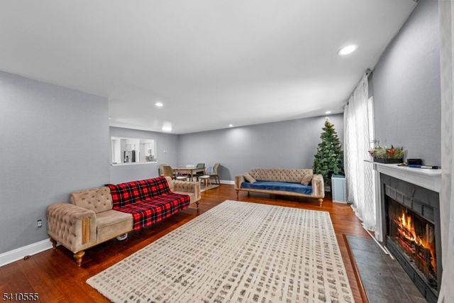 34 Hillsborough Ct, Rockaway Twp., NJ 07866