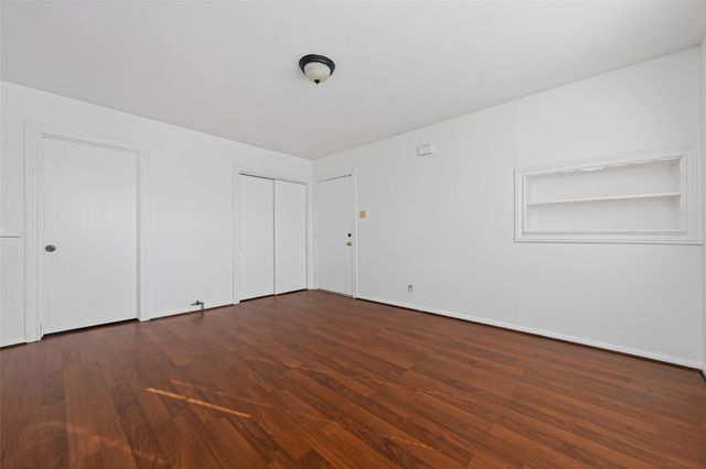 2005 Common Street, Houston, TX 77009