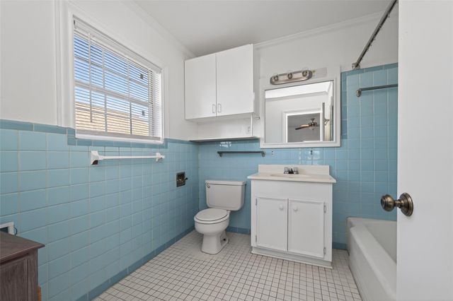 2005 Common Street, Houston, TX 77009