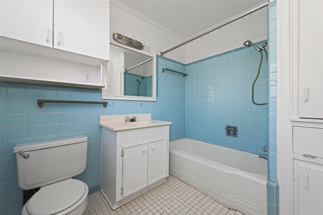 2005 Common Street, Houston, TX 77009