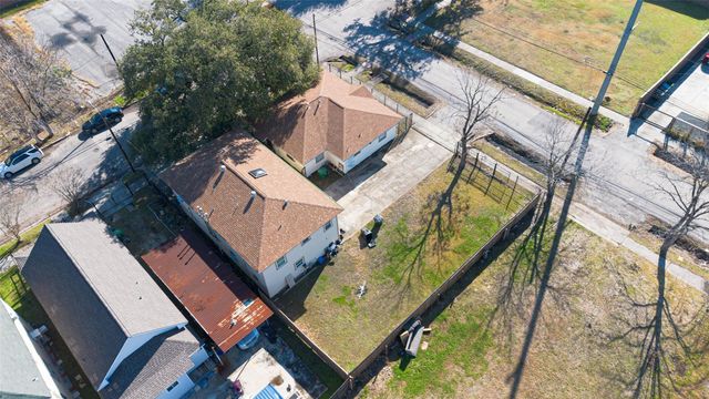 2005 Common Street, Houston, TX 77009