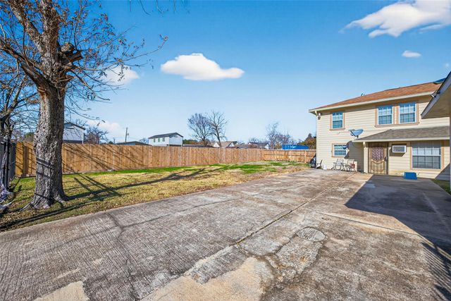 2005 Common Street, Houston, TX 77009