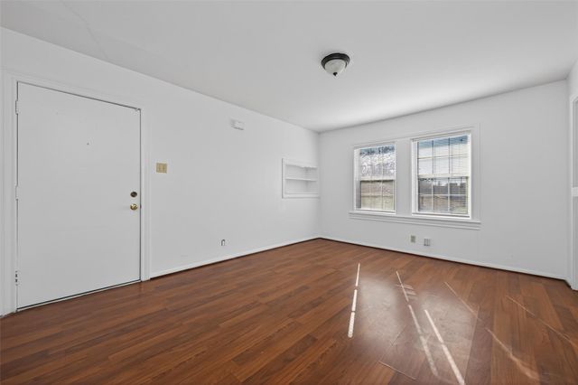 2005 Common Street, Houston, TX 77009