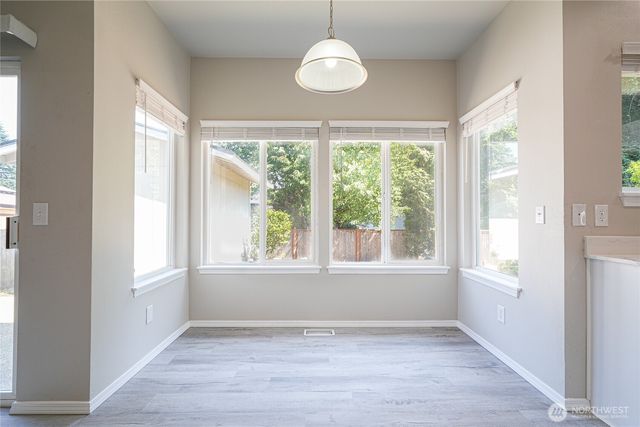19500 6th Avenue S, Des Moines, WA 98148