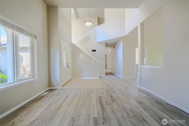 19500 6th Avenue S, Des Moines, WA 98148