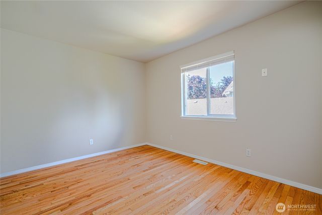 19500 6th Avenue S, Des Moines, WA 98148