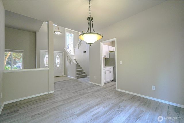 19500 6th Avenue S, Des Moines, WA 98148