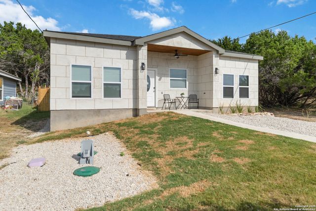 567 Hummingbird, Canyon Lake, TX 78133