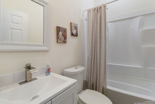 567 Hummingbird, Canyon Lake, TX 78133