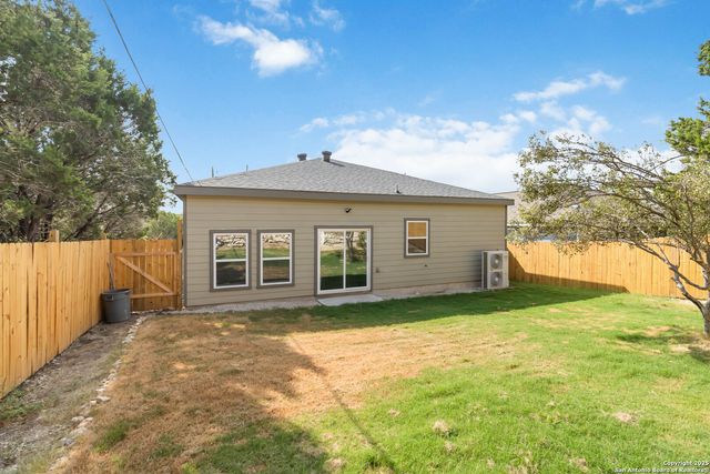 567 Hummingbird, Canyon Lake, TX 78133
