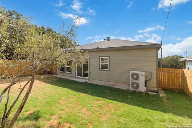 567 Hummingbird, Canyon Lake, TX 78133