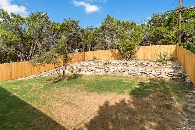 567 Hummingbird, Canyon Lake, TX 78133
