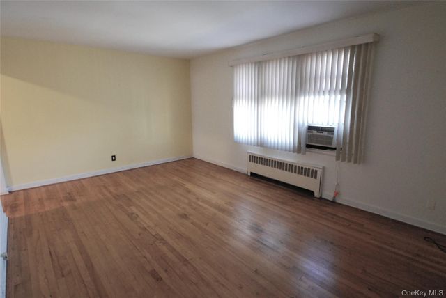 16 Wainwright Avenue 2A, Yonkers, NY 10710